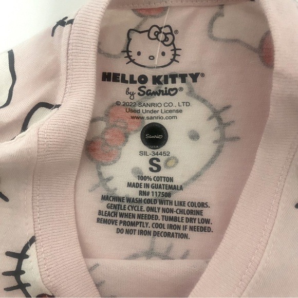 Hello Kitty Cropped Tee Shirt Crewneck Short Sleeve Tee Shirt Size S NWOT - Picture 3 of 4